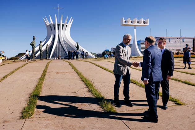 Johann Wadephul (CDU), Bundesaussenminister, aufgenommen im Rahmen eines Besuchs der Kathedrale von Brasilia in Brasilia, 03.07.2026. Fotografiert im Auftrag des Auswaertigen Amtes (AA) Brasilia Brasilien *** Johann Wadephul (CDU), Federal Minister of Foreign Affairs, photographed during a visit to the Cathedral of Brasília in Brasília on July 3, 2026. Photographed on behalf of the Federal Foreign Office (AA) in Brasília, Brazil. Copyright: xFelixxZahnx