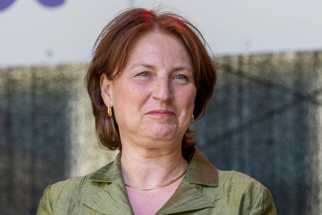Eröffnung des Rumänischen Sommerfests 2026, Nürnberg, 04.07.2026 I.E. Frau Adriana-Loreta Stanescu, Außerordentliche und bevollmächtigte Botschafterin, beim Rumänischen Sommerfest 2026. Ihr Gesichtsausdruck wirkt erfreut und gefasst. Nürnberg Bayern Deutschland *** Opening of the 2026 Romanian Summer Festival, Nuremberg, July 4, 2026 Ms. Adriana Loreta Stanescu, Ambassador Extraordinary and Plenipotentiary, at the 2026 Romanian Summer Festival. Her expression appears pleased and composed. Nuremberg, Bavaria, Germany 20260704-1V9A4766-M4000