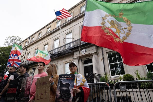 July 4, 2026, Edinburgh, Scotland, UK: Members of ScotlandÃ¢â‚¬â ¢s Iranian community opposed to the Islamic Republic demonstrated outside the U.S. Consulate in Edinburgh under the banner Ã¢â‚¬oeDonÃ¢â‚¬â ¢t Deal With TerroristsÃ¢â‚¬Â. Held to coincide with AmericaÃ¢â‚¬â ¢s Independence Day, the protestors argued that engaging with IranÃ¢â‚¬â ¢s Islamic Republic is contrary to AmericaÃ¢â‚¬â ¢s values and ideals. Edinburgh UK  - ZUMAs357 20260704_zip_s357_006 Copyright: xCameronxScottx
