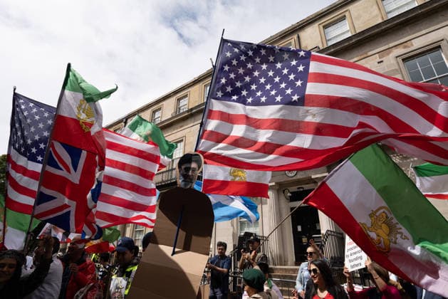 July 4, 2026, Edinburgh, Scotland, UK: Members of ScotlandÃ¢â‚¬â ¢s Iranian community opposed to the Islamic Republic demonstrated outside the U.S. Consulate in Edinburgh under the banner Ã¢â‚¬oeDonÃ¢â‚¬â ¢t Deal With TerroristsÃ¢â‚¬Â. Held to coincide with AmericaÃ¢â‚¬â ¢s Independence Day, the protestors argued that engaging with IranÃ¢â‚¬â ¢s Islamic Republic is contrary to AmericaÃ¢â‚¬â ¢s values and ideals. Edinburgh UK  - ZUMAs357 20260704_zip_s357_023 Copyright: xCameronxScottx