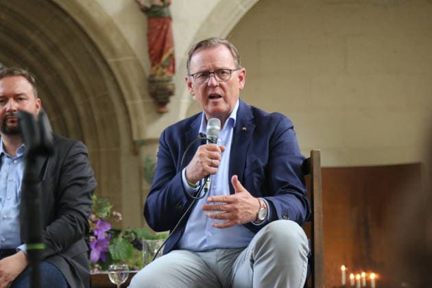 Erfurt, 04.07.2026 Gegendemonstration gegen den Bundesparteitag der AfD in Erfurt- Predigerkirche eine Podiumsdiskussion zum Aufruf Erfurt - Stadt der Freiheit, der Verantwortung und der Demokratie. Bundestagsvizepräsident Bodo Ramelow, *** Erfurt, July 4, 2026: Counter-demonstration against the AfD’s federal party convention in Erfurt; a panel discussion at the Predigerkirche on the call for Erfurt to be a City of Freedom, Responsibility, and Democracy ; Bodo Ramelow, Vice President of the Bundestag, Copyright: xMatthiasxGränzdörferx