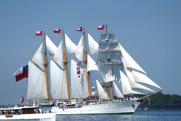 The tall ship Esmeralda from Chile sails past the Statue of Liberty as part of Sail4th 250, a celebration for America s 250th anniversary, in New York City on Saturday, July 4, 2026. The event includes over 100 tall ships and navy vessels from more than 30 nations.  NYP20260704203 JOHNxANGELILLO