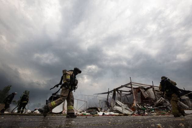 Russian airstrike on a supermarket in Kramatorsk KRAMATORSK, UKRAINE JULY 4, 2026: A supermarket is heavily damaged following a Russian airstrike in Kramatorsk, Donetsk Oblast, Ukraine, on July 4, 2026. Local authorities and media reported that several people were injured in the attack as emergency services responded to the scene. Kramatorsk Donetsk Ukraine Copyright: x xFranciscoxRichartxBarbeirax xJNAxPressx