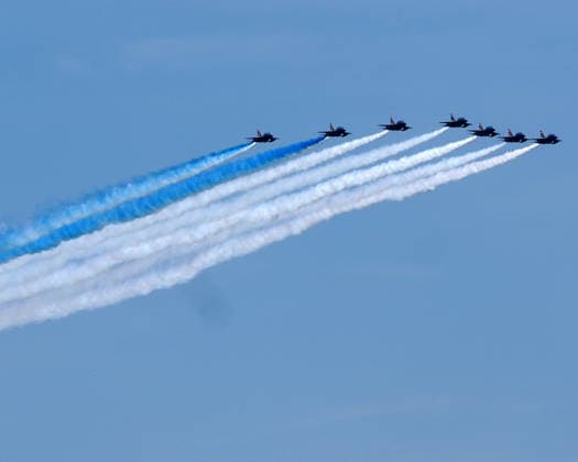 July 4, 2026, New York City, New York, USA: The Patrouille de France perform a flyover during the Sail4th 250 Tall Ships Parade along the Hudson River in New York on 04 July 2026. New York Harbor is welcoming more than 40 tall ships to mark the nation s 250th anniversary New York City USA  - ZUMAr334 20260704_znp_r334_014 Copyright: xDebraxL.xRothenbergx