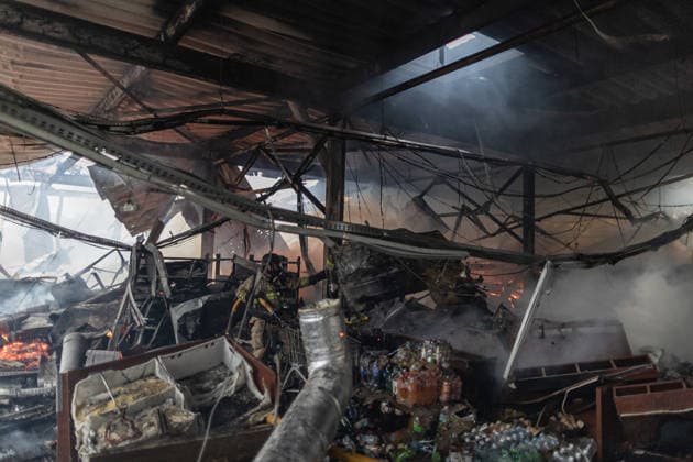 Russian air strike in Kramatorsk KRAMATORSK, UKRAINE - JULY 4: Firefighters work to extinguish a fire and continue cooling efforts at a destroyed supermarket following a Russian air strike in Kramatorsk, Ukraine, on July 4, 2026. Diego Herrera Carcedo Anadolu Kramatorsk Ukraine. Editorial use only. Please get in touch for any other usage.  Copyright: x2026xAnadoluxDiegoxHerreraxCarcedox
