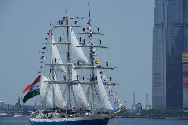July 4, 2026, New Yok, New York, USA: Sailors stand in the masts of India s INS Sudarshini, a 177-foot three-masted barque, homeported in Kochi, Kerala, India, during a celebration of America s 250th birthday, a parade of tall ships sail into New York Harbor and up the Hudson River on July 4th, 2026 in New York. New Yok USA - ZUMAb148 20260704_zap_b148_008 Copyright: xBryanxSmithx