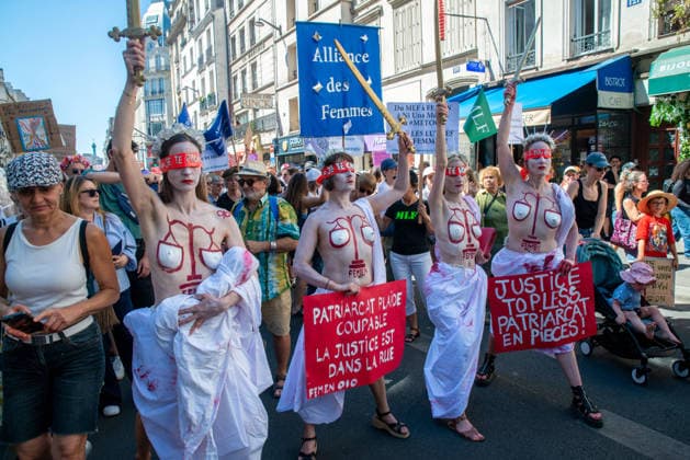 March in Memory of Lyhanna - Paris Femen activists participate in a citizens march in memory of Lyhanna, who was killed despite the sole suspect having been previously reported to authorities by multiple victims, in Paris, France, in support of all victims, both children and adults, those who survived, and in homage to those who are no longer among us, while protesting the impunity that protects aggressors, on July 4, 2026. Photo by Denis Prezat ABACAPRESS.COM Paris France  Copyright: xPrezatxDenis ABACAx