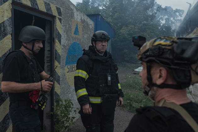 Russian air strike in Kramatorsk KRAMATORSK, UKRAINE - JULY 04: Firefighters operate in the area where a supermarket got destroyed following a Russian air strike in Kramatorsk, Ukraine, on July 04, 2026. Diego Herrera Carcedo Anadolu Kramatorsk Ukraine. Editorial use only. Please get in touch for any other usage.  Copyright: x2026xAnadoluxDiegoxHerreraxCarcedox