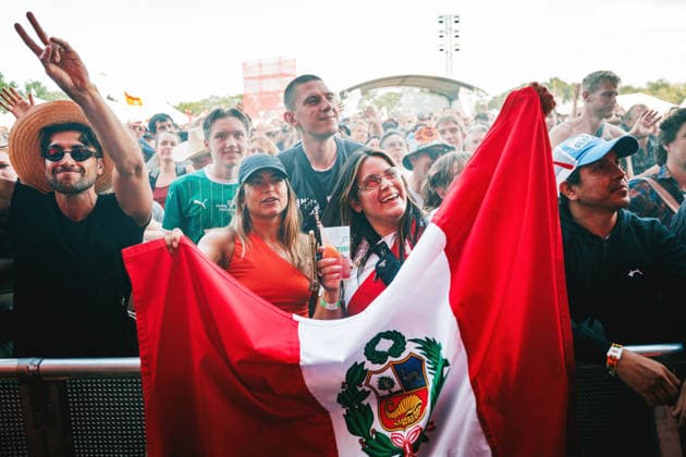 Los Mirlos live at Roskilde Festival 2026 Roskilde, Denmark. 04th, July 2026. Concert goers seen at a live concert with the Peruvian cumbia band Los Mirlos during the Danish music festival Roskilde Festival 2026 in Roskilde. Denmark, Roskilde  Copyright: xGonzalesxPhoto ChristianxHjorthx