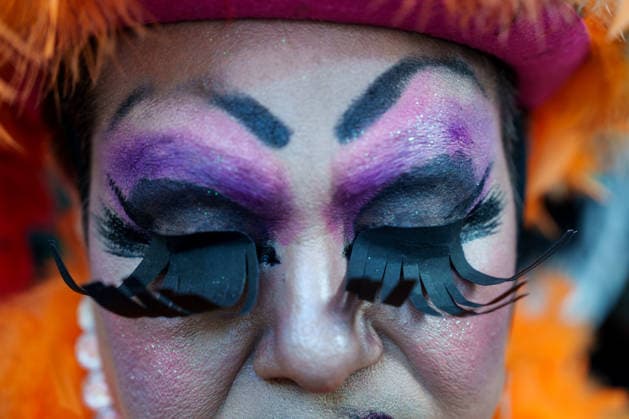 News Bilder des Tages 2026 National LGBTI Pride Parade in Madrid: A close-up of a drag queen’s eyelashes during the 2026 National LGBTI Pride Parade on July 4, 2026, in Madrid, Spain. The 2026 National Pride Parade, under the slogan Take to the Streets with Pride: Dissent and Resistance, calls for a National Pact against hate speech, the effective implementation of LGBTQ+ and transgender laws, the criminalization of conversion therapies with prison sentences, and the recognition of non-binary and intersex people. JULY 4, 2026 Madrid, Spain  Copyright: xMatiasxChiofalox 7644199