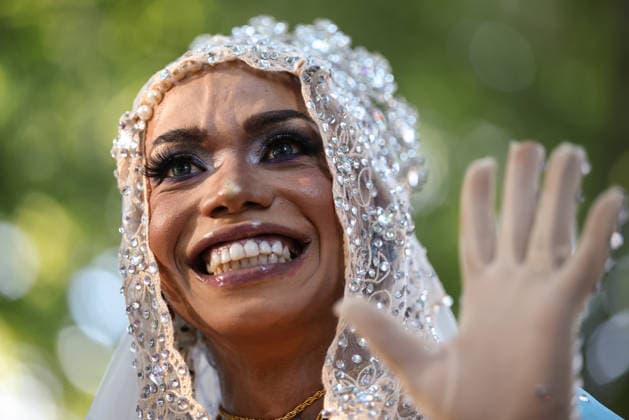 2026 National LGBTI Pride Parade in Madrid A drag queen waves during the 2026 National LGBTI Pride Parade on July 4, 2026, in Madrid, Spain. The 2026 National Pride Parade, under the slogan Take to the Streets with Pride: Dissent and Resistance, calls for a National Pact against hate speech, the effective implementation of LGBTQ+ and transgender laws, the criminalization of conversion therapies with prison sentences, and the recognition of non-binary and intersex people. JULY 4, 2026 PARADE Alejandro Martínez Vé Madrid, Madrid, Spain  Copyright: xAlejandroxMartinezxVÃ lezx 7644210