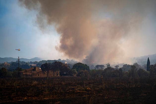 The Fire Department Stabilizes 70% of the Right Flank of the Fire in La Bisbal d Empordà, Girona. View of the fire in La Bisbal d Empordà on July 4, 2026, in Cruïlles, Sant Sadurní de l Heura, Girona, Catalonia, Spain The Generalitat’s Bombers managed to stabilize 70% of the right flank of the fire that broke out on Friday in La Bisbal d’Empordà early Saturday morning. JULY 4, 2026 Lorena Sopê Cruïlles Sant Sadurni de l’Heura Cruï¯lles Sant Sadurni de l’Heura, Spain  Copyright: xLorenaxSopÃªnax 7644293