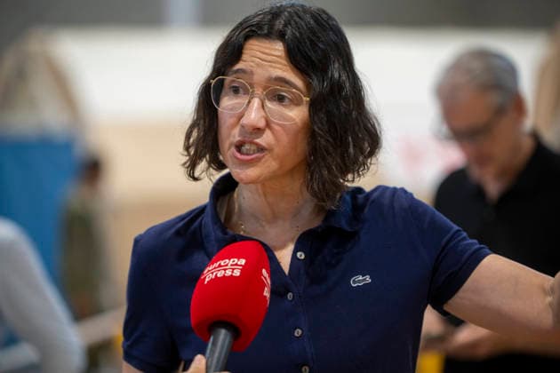 Firefighters have brought 70 percent of the right flank of the fire in La Bisbal d Empordà, Girona, under control. The Regional Minister of the Interior, Núria Parlon, makes a statement regarding the fire in La Bisbal d Empordà on July 4, 2026, in Cruïlles, Sant Sadurní de l’Heura, Girona, Catalonia, Spain. Early Saturday morning, the Generalitat’s firefighters managed to stabilize 70% of the right flank of the fire that broke out on Friday in La Bisbal d’Empordà, July 4, 2026. HELICOPTER Lorena Sopê Cruïlles Sant Sadurni de l’Heura Cruïlles Sant Sadurni de l’Heura, Spain  Copyright: xLorenaxSopÃªnax 7644318