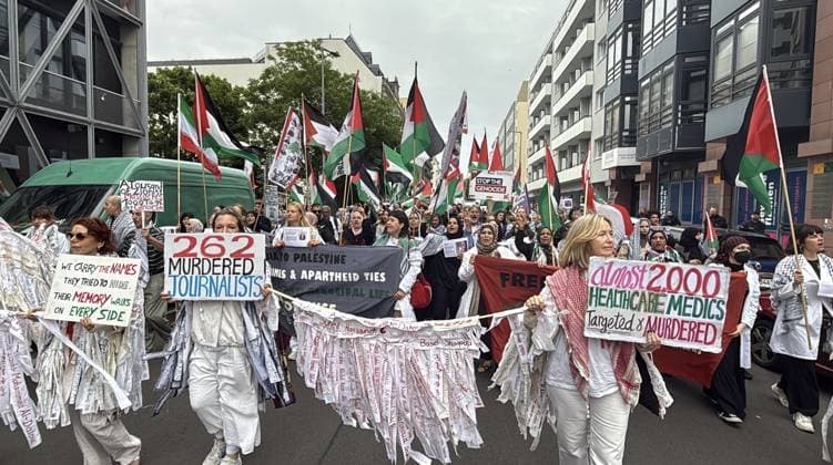 March in support of Gaza in Berlin BERLIN, GERMANY - JULY 4: Protesters, carrying Palestinian flags and banners, march to show solidarity with Gaza, call for an end to Israeli attacks and demand a permanent ceasefire as they invite the international community to take action regarding the humanitarian situation in Berlin, Germany, on July 4, 2026. Erbil Basay Anadolu Berlin Germany. Editorial use only. Please get in touch for any other usage.  Copyright: x2026xAnadoluxErbilxBasayx