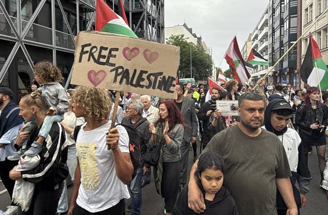 March in support of Gaza in Berlin BERLIN, GERMANY - JULY 4: Protesters, carrying Palestinian flags and banners, march to show solidarity with Gaza, call for an end to Israeli attacks and demand a permanent ceasefire as they invite the international community to take action regarding the humanitarian situation in Berlin, Germany, on July 4, 2026. Erbil Basay Anadolu Berlin Germany. Editorial use only. Please get in touch for any other usage.  Copyright: x2026xAnadoluxErbilxBasayx