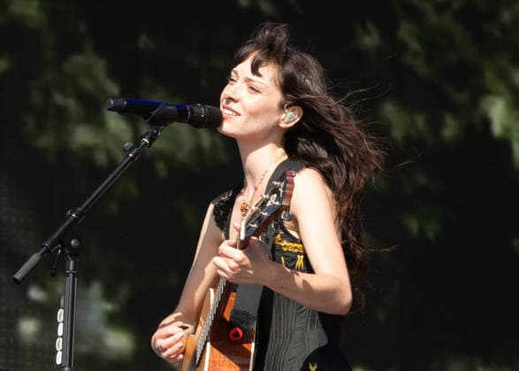 Holly Humberstone performs during BST Hyde Park at Hyde Park in London, England. UK. Saturday 4th July 2026. Copyright: xJamesxWarrenx ae7tz286