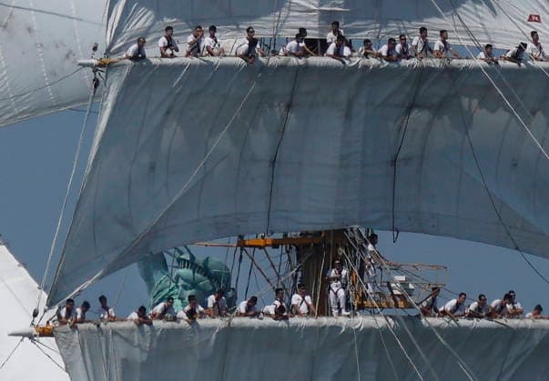 The tall ship Esmeralda from Chile sails past the Statue of Liberty as part of Sail4th 250, a celebration for America s 250th anniversary, in New York City on Saturday, July 4, 2026. The event includes over 100 tall ships and navy vessels from more than 30 nations.  NYP202607044009 JOHNxANGELILLO