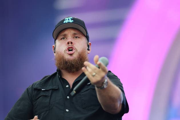 American country singer Luke Combs performs at Ullevi in Gothenburg, Sweden July 4, 2026. GÖTEBORG SWEDEN x9200x *** American country singer Luke Combs performs at Ullevi in Gothenburg, Sweden, on July 4, 2026 GÖTEBORG SWEDEN x9200x  Copyright: xAdamxIhse TTx LUKE COMBS AT ULLEVI qwEnvQGl6C0