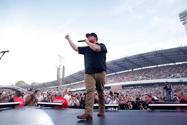 American country singer Luke Combs performs at Ullevi in Gothenburg, Sweden July 4, 2026. GÖTEBORG SWEDEN x9200x *** American country singer Luke Combs performs at Ullevi in Gothenburg, Sweden, on July 4, 2026 GÖTEBORG SWEDEN x9200x  Copyright: xAdamxIhse TTx LUKE COMBS AT ULLEVI tguXhIl2wLI