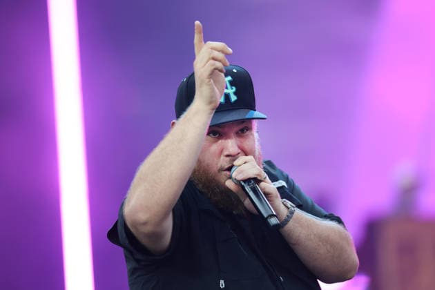 American country singer Luke Combs performs at Ullevi in Gothenburg, Sweden July 4, 2026. GÖTEBORG SWEDEN x9200x *** American country singer Luke Combs performs at Ullevi in Gothenburg, Sweden, on July 4, 2026 GÖTEBORG SWEDEN x9200x  Copyright: xAdamxIhse TTx LUKE COMBS AT ULLEVI utXYcEf7Mm4