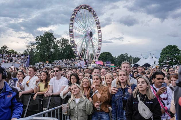 Karpe World Oslo 20260704. Festivaldeltakere under Karpes konsert pa musikkfestivalen Karpe World pa Ekebergsletta i Oslo lordag. Foto: Terje Bendiksby NTB Oslo Norge dpVGBMGydto EDITORIAL USE ONLY Ref:_ENTdpVGBMGydto.jpg *** Karpe World Oslo 20260704 Festivalgoers at Karpe s concert during the Karpe World music festival at Ekebergsletta in Oslo on Saturday. Photo: Terje Bendiksby, NTB, Oslo, Norway. dpVGBMGydto. EDITORIAL USE ONLY. Ref: ENTdpVGBMGydto jpg  Copyright: xTerjexBendiksbyx xNTBx