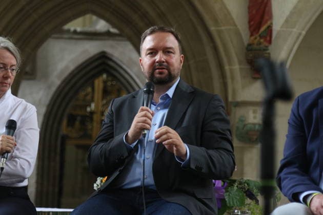 Michael Hose (MdB) bei der Podiumsdiskussion zum Aufruf Erfurt - Stadt der Freiheit, der Verantwortung und der Demokratie in der Erfurter in der Predigerkirche. Erfurt, 04.07.2026. Die Veranstaltung war Teil des zivilgesellschaftlichen Festes der Demokratie, welches im Kontext der zeitgleich stattfindenden AfD-Bundesparteitage und der damit verbundenen Großdemonstrationen in der Stadt organisiert wurde. *** Michael Hose, Member of the Bundestag, at the panel discussion on the Erfurt: City of Freedom, Responsibility, and Democracy initiative, held at the Predigerkirche in Erfurt, July 4, 2026. The event was part of the civil society Festival of Democracy, which was organized in the context of the AfD federal party conven Copyright: xAgenturxMatthiasxWehnertx xM.xGränzdörferx