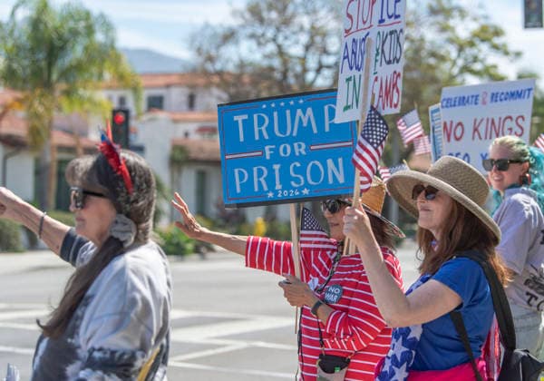 July 4, 2026, Santa Barbara, California, USA: Protestors gather to denouce President Trump and his administration on the nation s 250th anniversary of the Declaration of Independence. Santa Barbara USA  - ZUMAh13_ 20260704_zaf_h13_004 Copyright: xPJxHellerx
