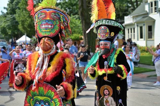 4th of July Parade in Des Plaines, Illinois DES PLAINES, ILLINOIS - JULY 04: Participants wearing vibrant, traditional Mexican costumes, elaborate masks, and feathered headdresses march in the annual Independence Day parade on July 4, 2026 in Des Plaines, Illinois. The community celebration highlighted a diverse array of cultural heritages representing the local population. Jacek Boczarski Anadolu Illinois United States. Editorial use only. Please get in touch for any other usage.  Copyright: x2026xAnadoluxJacekxBoczarskix