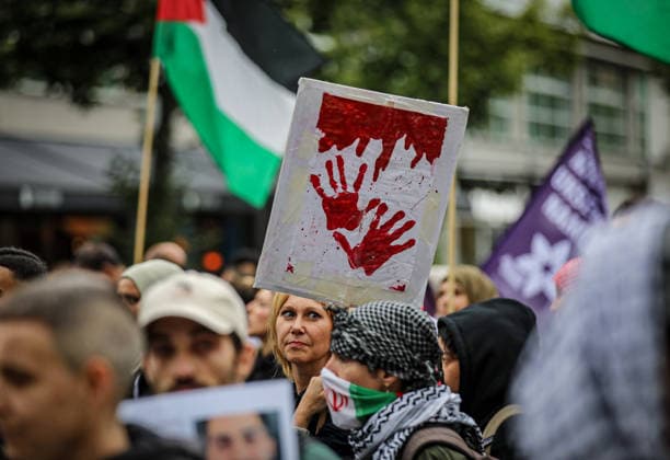 July 4, 2026, Berlin, Berlin, Germany: Berlin, Germany, July 4, 2026: Demonstrators take part in a pro-Palestinian march through central Berlin calling for an end to the war in Gaza, protection of medical workers, and the release of detained Palestinian doctor Hussam Abu Safiya. Participants carried Palestinian flags, banners and photographs during the demonstration. ZUMA Press Wire. Berlin Germany - ZUMAa268 20260704_zip_a268_013 Copyright: xAbdelrahmanxAlkahloutx