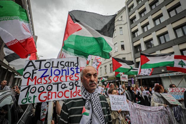 July 4, 2026, Berlin, Berlin, Germany: Berlin, Germany, July 4, 2026: Demonstrators take part in a pro-Palestinian march through central Berlin calling for an end to the war in Gaza, protection of medical workers, and the release of detained Palestinian doctor Hussam Abu Safiya. Participants carried Palestinian flags, banners and photographs during the demonstration. ZUMA Press Wire. Berlin Germany  - ZUMAa268 20260704_zip_a268_025 Copyright: xAbdelrahmanxAlkahloutx
