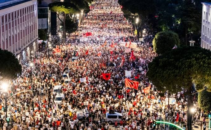 Thousands Rally in Tirana as Diaspora Joins Day 35 Protest TIRANA, ALBANIA JULY 4, 2026: Thousands of demonstrators gathered in central Tirana on the 35th consecutive day of protests against a proposed luxury tourism development project linked to Jared Kushner and other international investors. Protesters, including members of the Albanian diaspora, environmental activists, civil society organizations, students and families, assembled at Skanderbeg Square before marching to the Prime Minister™s Office, calling for the cancellation of the project and broader political reforms. Tirana Albania Copyright: x xVlasovxSulajx xJNAxPressx