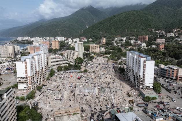 Aerial views reveal scale of devastation in Venezuela after twin earthquakes LA GUAIRA, VENEZUELA - JULY 4: An aerial view captures the catastrophic destruction across the Caraballeda and Caribe neighborhoods in the coastal city of La Guaira, Venezuela, on July 4, 2026, the area hardest hit by the recent 7.2 and 7.5 magnitude twin earthquakes. As emergency response teams continue searching the debris for survivors, the aerial footage underscores the severe impact of the disaster. Cem Tekkesinoglu Anadolu La Guaira Venezuela. Editorial use only. Please get in touch for any other usage.  Copyright: x2026xAnadoluxCemxTekkesinoglux