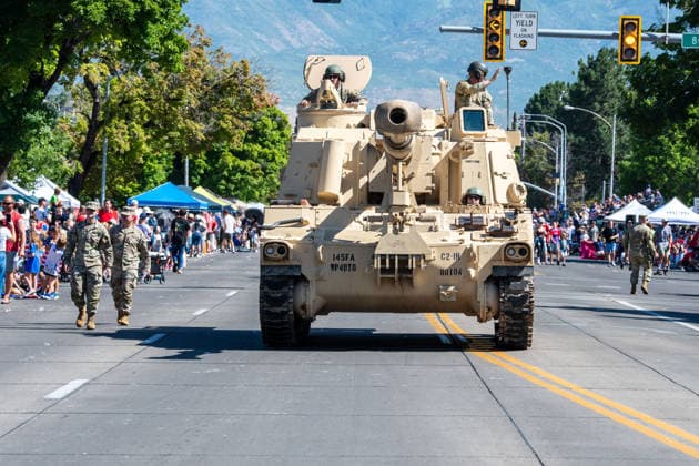 July 4, 2026, Provo, Utah, USA: A military self-propelled howitzer tank drives down the route as part of a military parade display during America s Freedom Festival Grand Parade in Provo, Utah, Saturday, July 4, 2026. The annual Independence Day event features expanded programming to honor the 250th anniversary of United States independence. Provo USA - ZUMAm292 20260704_znp_m292_010 Copyright: xCharlesxMcClintockxWilsonx