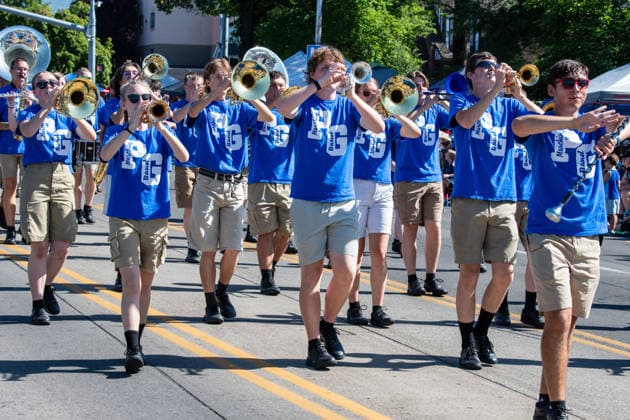 July 4, 2026, Provo, Utah, USA: Members of a high school marching band dressed in maroon and black uniforms play brass instruments while marching down the street during America s Freedom Festival Grand Parade in Provo, Utah, Saturday, July 4, 2026. The annual Independence Day event features expanded programming to honor the 250th anniversary of United States independence. Provo USA - ZUMAm292 20260704_znp_m292_042 Copyright: xCharlesxMcClintockxWilsonx
