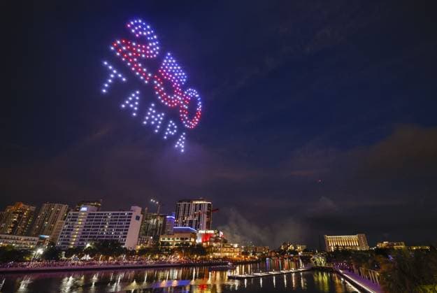 July 4, 2026, Tampa, Florida, USA: A drone light show entertains the crowd of thousands at Julian B. Lane Riverfront Park as part of the Liberty By The Bay citywide celebration on Saturday, July 4, 2026 in Tampa. Tampa USA  - ZUMAs70_ 20260704_zan_s70_012 Copyright: xLuisxSantanax