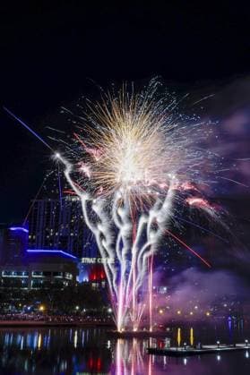 July 4, 2026, Tampa, Florida, USA: Fireworks blast off in front of the Julian B. Lane Riverfront Park as part of the Liberty By The Bay citywide celebration on Saturday, July 4, 2026 in Tampa. Tampa USA  - ZUMAs70_ 20260704_zan_s70_033 Copyright: xLuisxSantanax