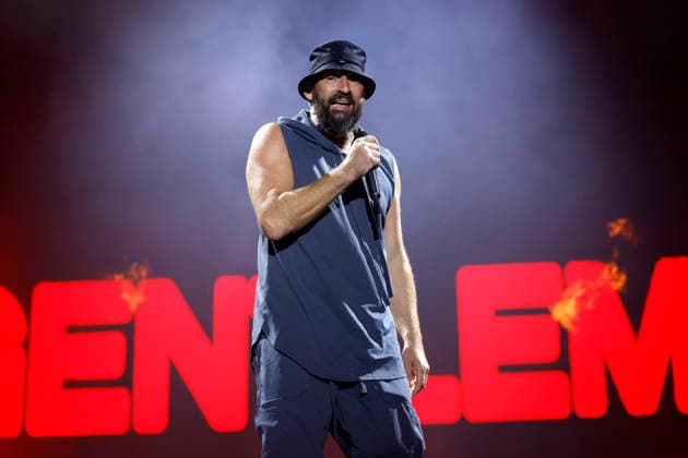 Sänger Gentleman auf der Red Stage beim Summerjam Festival 2026 am Fühlinger See. Das Summerjam Festival ist eines der größten Reggae-Festivals in Europa und existiert dieses Jahr 39 Jahre, 29 davon in Köln. Köln, 04.07.2026 NRW Deutschland *** Singer Gentleman on the Red Stage at the Summerjam Festival 2026 at Fühlinger See. The Summerjam Festival is one of the largest reggae festivals in Europe and is celebrating its 39th anniversary this year, 29 of which have been held in Cologne. Cologne, July 4, 2026, North Rhine-Westphalia, Germany Copyright: xChristophxHardtx
