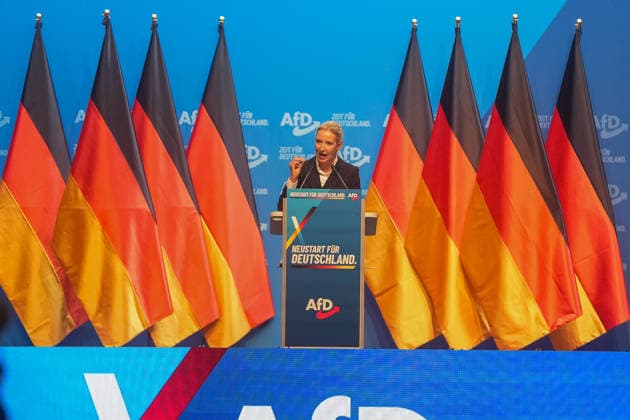 Erfurt Alice Weidel waehrend ihrer Bewerbungsrede zur Wiederwahl als Bundessprecherin der AfD Alice Weidel waehrend ihrer Bewerbungsrede zur Wiederwahl als Bundessprecherin der AfD am 04.07.2026 auf dem Bundesparteitag der Alternative fuer Deutschland in Erfurt, Alice Weidel waehrend ihrer Bewerbungsrede zur Wiederwahl als Bundessprecherin der AfD, *** Erfurt: Alice Weidel during her campaign speech for reelection as federal spokesperson of the AfD; Alice Weidel during her campaign speech for reelection as federal spokesperson of the AfD on July 4, 2026, at the federal party convention of Alternative for Germany in Erfurt, Alice Weidel during her campaign speech for re-election as federal spokesperson for the AfD, Copyright: xEibner-Pressefoto PiaxSchindlerx EP_PSR