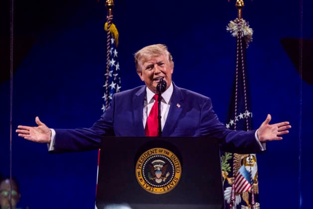 Trump speaks at Salute to America 250 celebration on the National Mall US President Donald Trump speaks during the Salute to America 250 celebration on the National Mall in Washington, DC, USA, 04 July 2026. The fireworks display that followed the president’s speech is reportedly the largest in history, with 850,000 shells launched over 40 minutes. WASHINGTON DC United States  Copyright: xPool ABACAx
