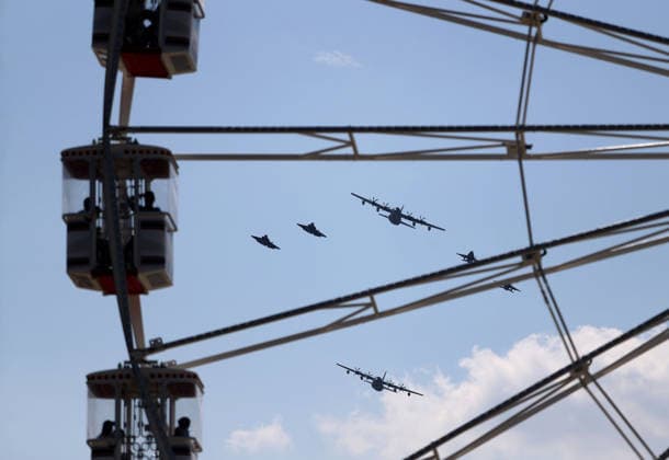 July 4, 2026, Washington, District Of Columbia, USA: People ride the Ferris wheel at the Great American State Fair during the the Salute to America Independence Day celebration in Washington, DC, USA, on July 4, 2026. The nation is marking the 250th anniversary of the United States Declaration of Independence. Washington USA - ZUMAs337 20260704_znp_s337_029 Copyright: xGentxShkullakux