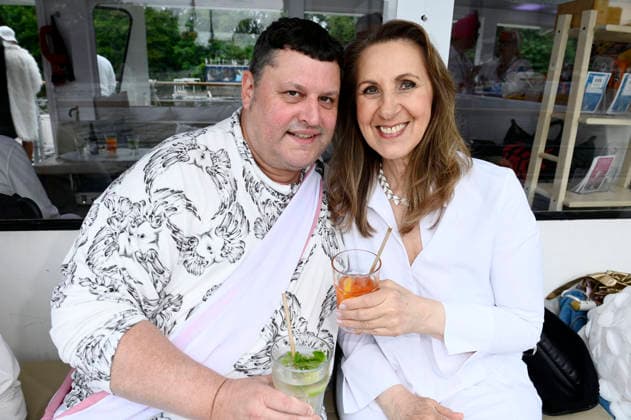 Matthias Maus und Manuela Schikorsky beim Diner en Blanc mit Bootsfahrt zum NYX Hotel Berlin Köpenick. Berlin, 04.07.2026 *** Matthias Maus and Manuela Schikorsky at the Diner en Blanc, including a boat ride to the NYX Hotel Berlin Köpenick, Berlin, July 4, 2026 Foto:xN.xKubelkax xFuturexImagex blanc_6702