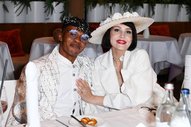Pauline Stolze mit Ehemann Wakili beim Diner en Blanc mit Bootsfahrt zum NYX Hotel Berlin Köpenick. Berlin, 04.07.2026 *** Pauline Stolze with her husband Wakili at the Diner en Blanc, which included a boat ride to the NYX Hotel Berlin Köpenick, Berlin, July 4, 2026 Foto:xN.xKubelkax xFuturexImagex blanc_6712