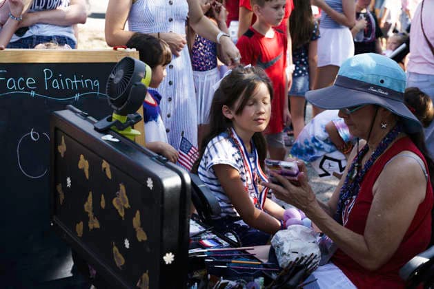 July 4, 2026: Austin, Texas. The Fourth of July parade and gathering at North West Hills, a neighborhood in Austin, is a long time tradition, that many from the neighborhood and surrounding areas come out to see. - ZUMAda1_ 20260704_zap_da1_009 Copyright: xSandraxDahdahx