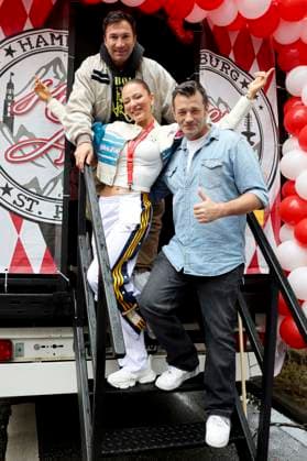ABB SCHLAGERMOVE- Lucas Cordalis, Joelina Drews, Achim Petry zu Gast beim Schlagermove auf dem Heiligengeistfeld in Hamburg am 04.07.2025 Hamburg Deutschland *** ABB SCHLAGERMOVE: Lucas Cordalis, Joelina Drews, and Achim Petry as guests at the Schlagermove on the Heiligengeistfeld in Hamburg on July 4, 2025, Hamburg, Germany