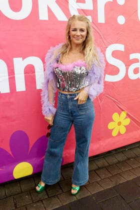 ABB SCHLAGERMOVE- Julia Lindholm zu Gast beim Schlagermove auf dem Heiligengeistfeld in Hamburg am 04.07.2025 Hamburg Deutschland *** ABB SCHLAGERMOVE: Julia Lindholm to perform at the Schlagermove on the Heiligengeistfeld in Hamburg on July 4, 2025, Hamburg, Germany