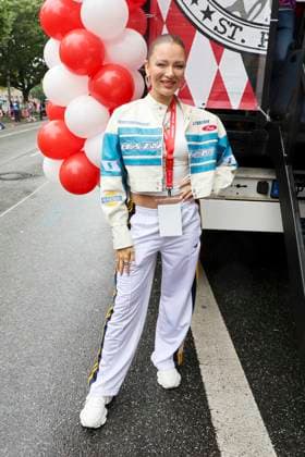 ABB SCHLAGERMOVE- Joelina Drews zu Gast beim Schlagermove auf dem Heiligengeistfeld in Hamburg am 04.07.2025 Hamburg Deutschland *** ABB SCHLAGERMOVE: Joelina Drews to perform at the Schlagermove on the Heiligengeistfeld in Hamburg on July 4, 2025, Hamburg, Germany