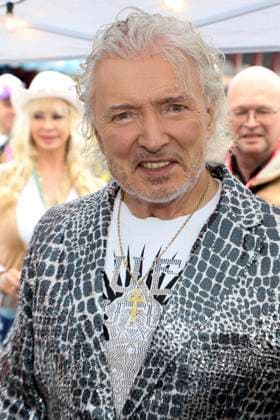 ABB SCHLAGERMOVE- Peter Orloff zu Gast beim Schlagermove auf dem Heiligengeistfeld in Hamburg am 04.07.2025 Hamburg Deutschland *** ABB SCHLAGERMOVE: Peter Orloff to Perform at the Schlagermove on the Heiligengeistfeld in Hamburg on July 4, 2025, Hamburg, Germany