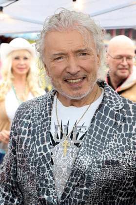 ABB SCHLAGERMOVE- Peter Orloff zu Gast beim Schlagermove auf dem Heiligengeistfeld in Hamburg am 04.07.2025 Hamburg Deutschland *** ABB SCHLAGERMOVE: Peter Orloff to perform at the Schlagermove on the Heiligengeistfeld in Hamburg on July 4, 2025, Hamburg, Germany