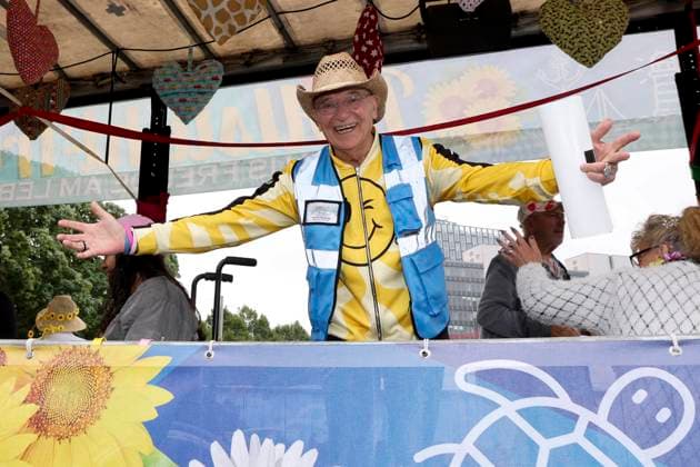 ABB SCHLAGERMOVE- Peter Sebastian zu Gast beim Schlagermove auf dem Heiligengeistfeld in Hamburg am 04.07.2025 Hamburg Deutschland *** ABB SCHLAGERMOVE: Peter Sebastian to perform at the Schlagermove on the Heiligengeistfeld in Hamburg on July 4, 2025, Hamburg, Germany