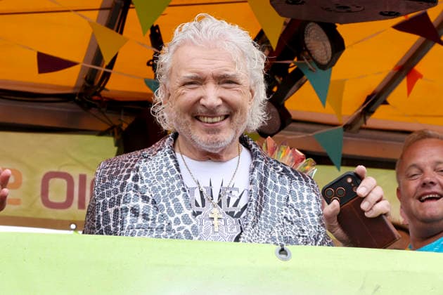 ABB SCHLAGERMOVE- Peter Orloff zu Gast beim Schlagermove auf dem Heiligengeistfeld in Hamburg am 04.07.2025 Hamburg Deutschland *** ABB SCHLAGERMOVE: Peter Orloff to perform at the Schlagermove on the Heiligengeistfeld in Hamburg on July 4, 2025, Hamburg, Germany
